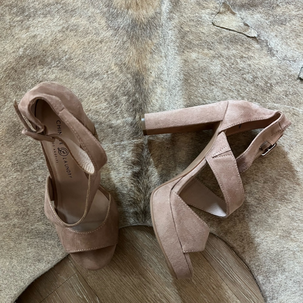 Chinese laundry suede 4 inch platform heels size 7 1/2